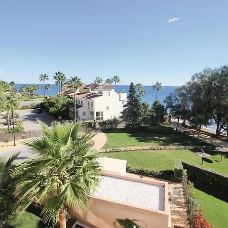 In With 2 Bedrooms, Outdoor Swimming Pool And Swimming Pool *