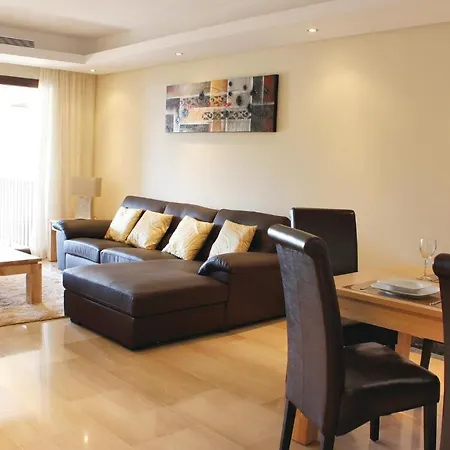 In With 2 Bedrooms, Outdoor Swimming Pool And Swimming Pool Apartment *